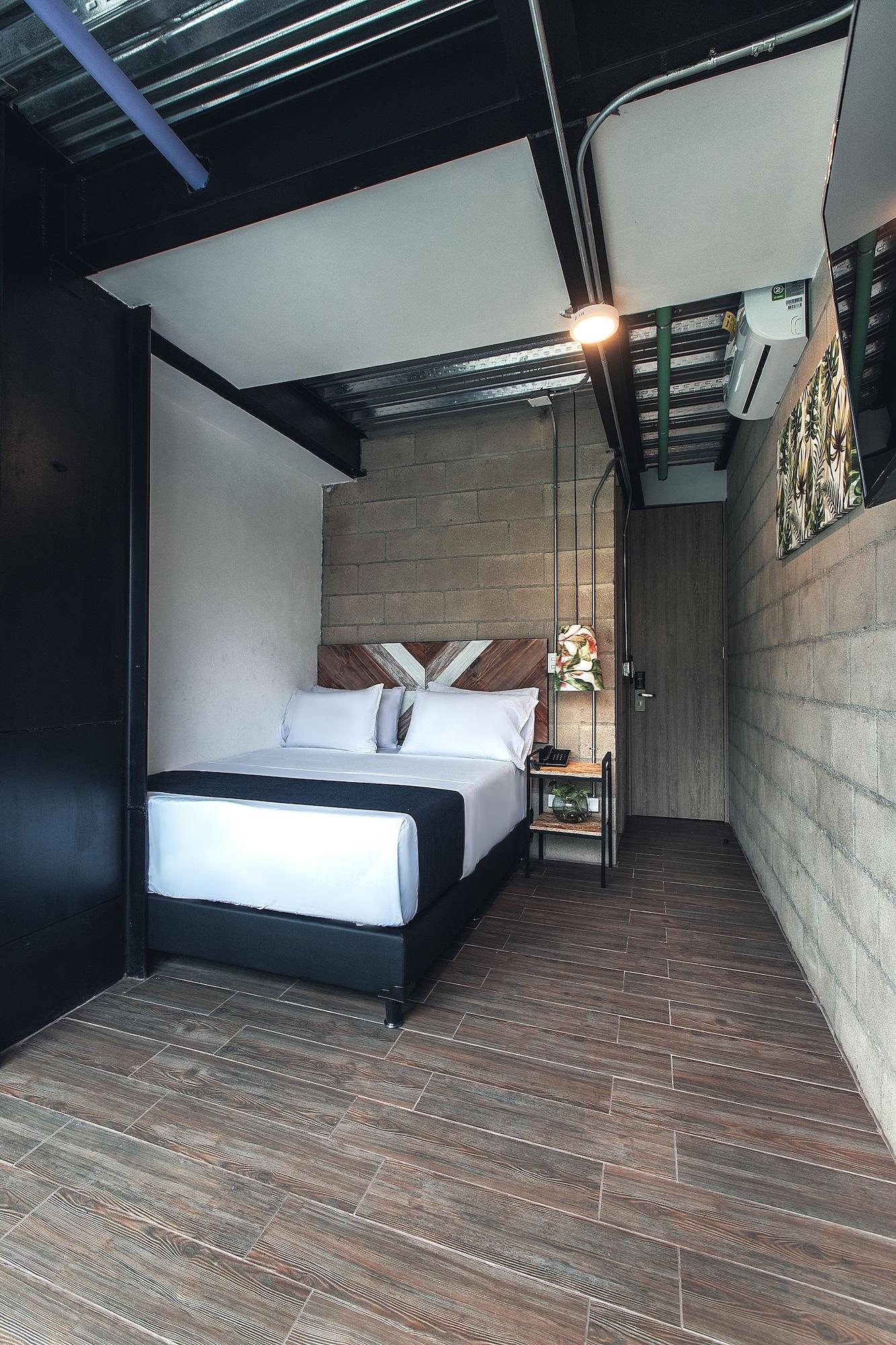 Hotel Lleras Park Concept 2*